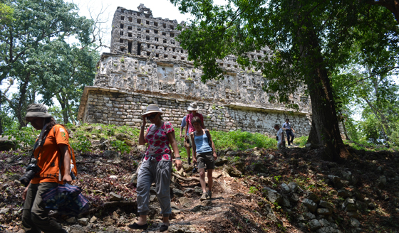 leaving-yaxchilan