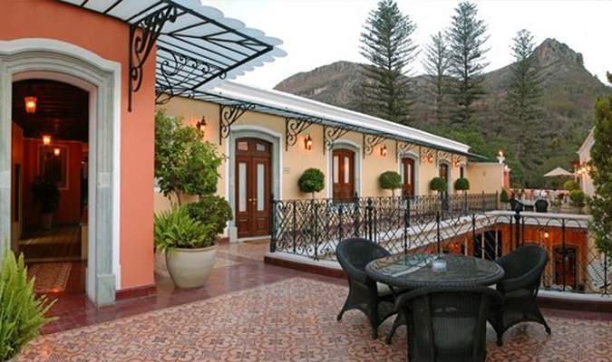 villa-maria-cristina-patio