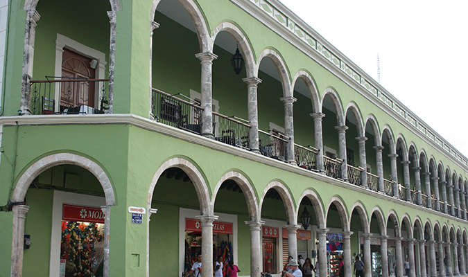 campeche-building-yucatan-peninsula