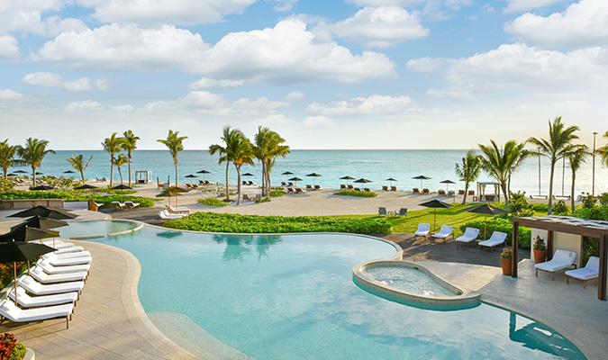 rosewood-mayakoba-pool-and-beach