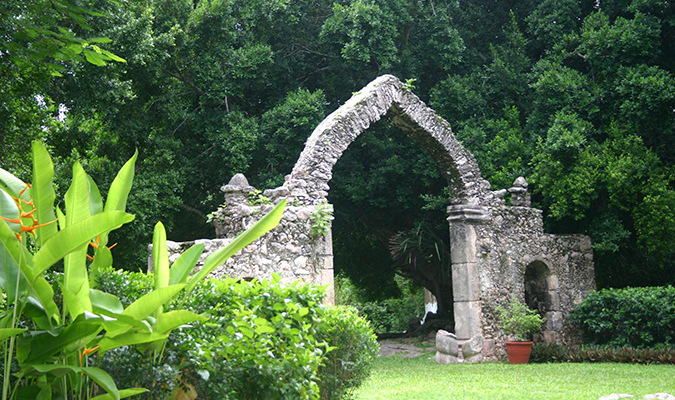 hacienda-chichen-arch