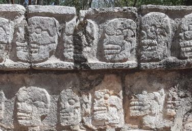 chichen itza wall