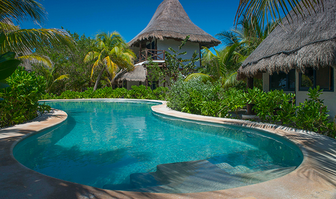 las-nubes-pool-interior