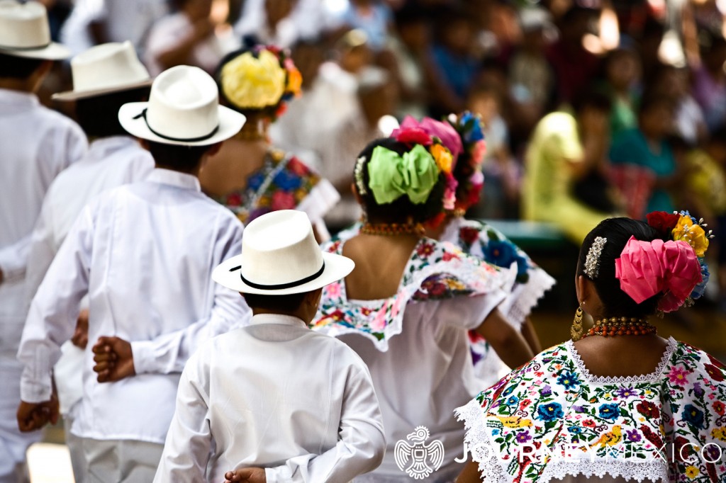 JM-merida-dancers