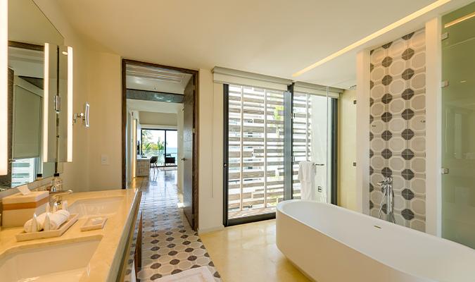 Andaz-Mayakoba-beach-front-suite-bathroom