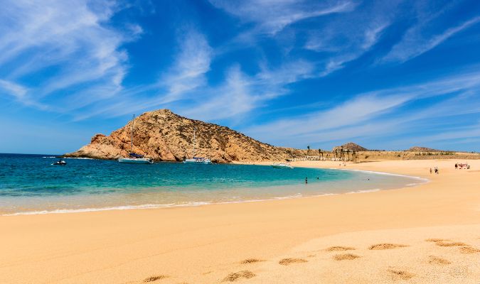 swimmable-beaches-in-los-cabos