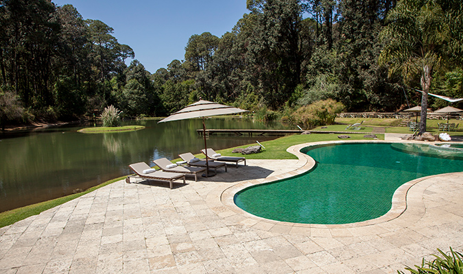 hotel-rodavento-pool-lake