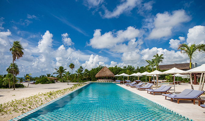 chable-maroma-pool-and-beach