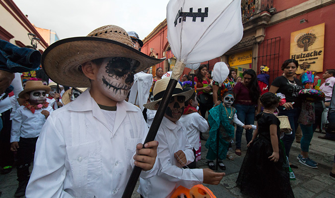 Oaxaca-desfile-dia-de-muertos